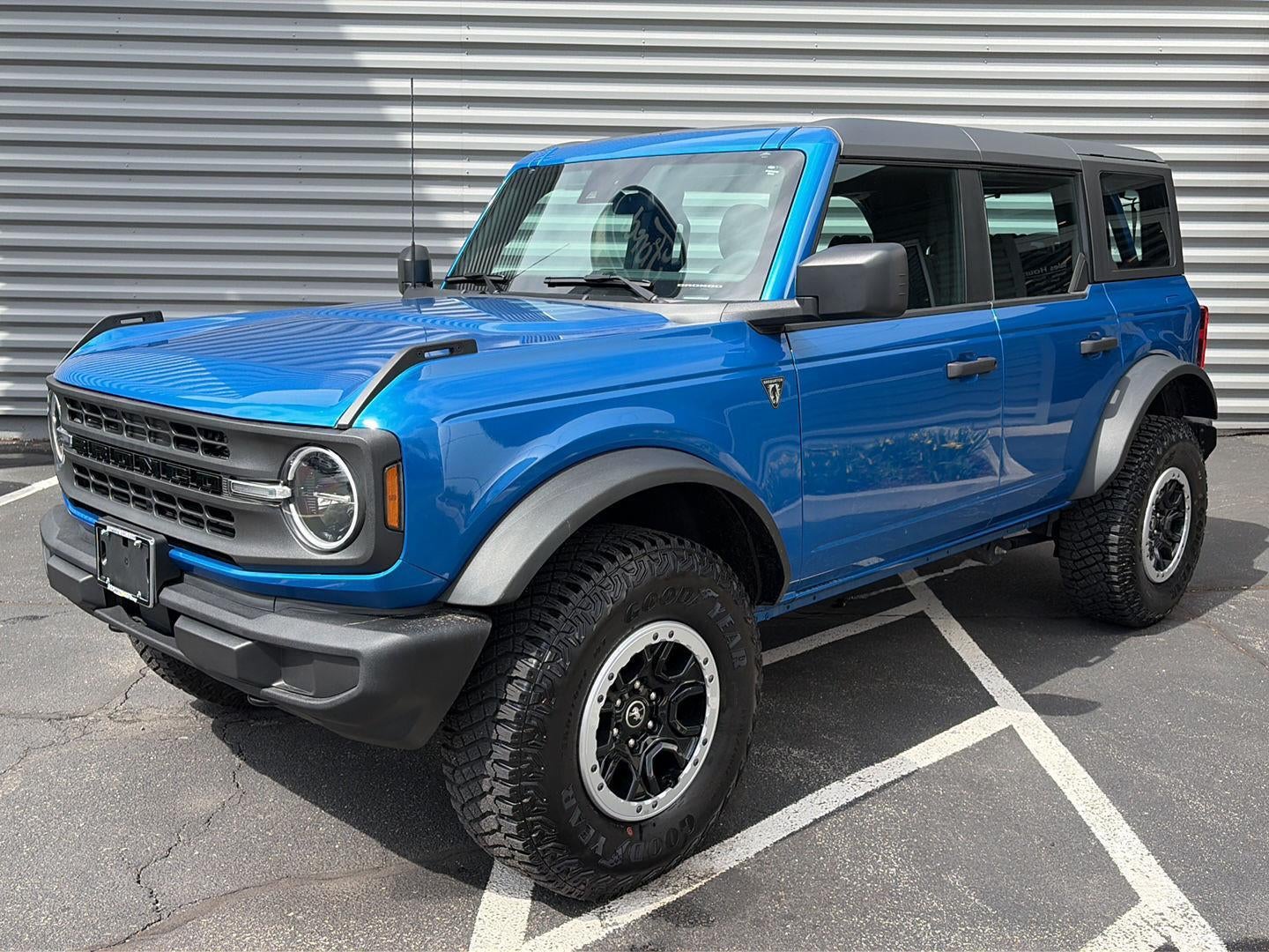 2023 Ford Bronco Base