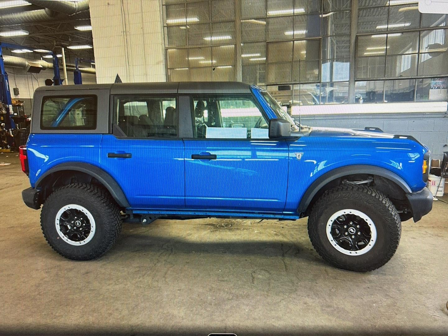 2023 Ford Bronco Base