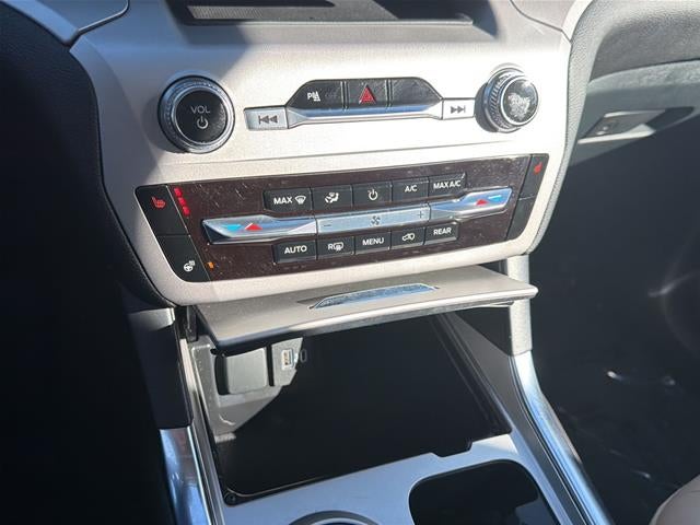 2024 Ford Explorer XLT 4WD