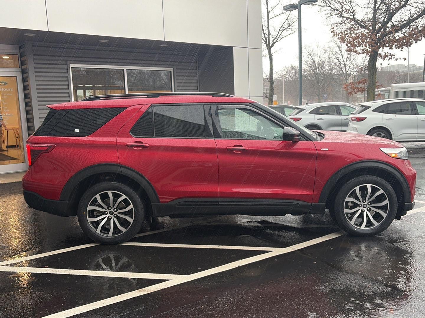 2022 Ford Explorer ST-Line