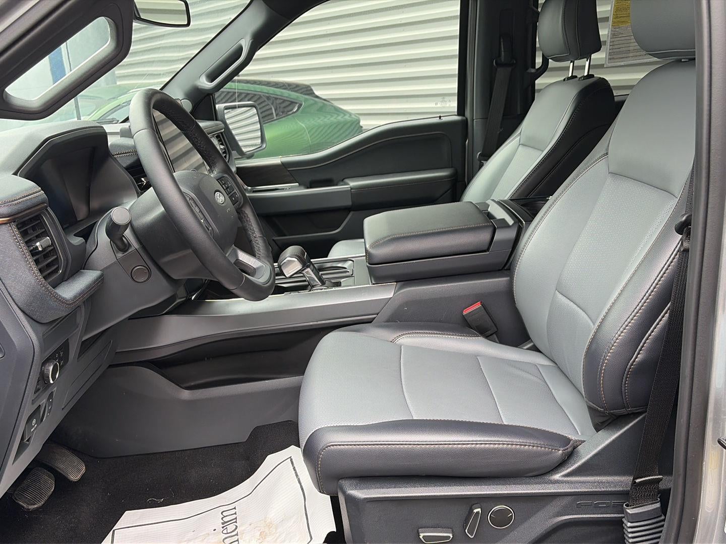 2025 Ford F-150 Lightning LARIAT