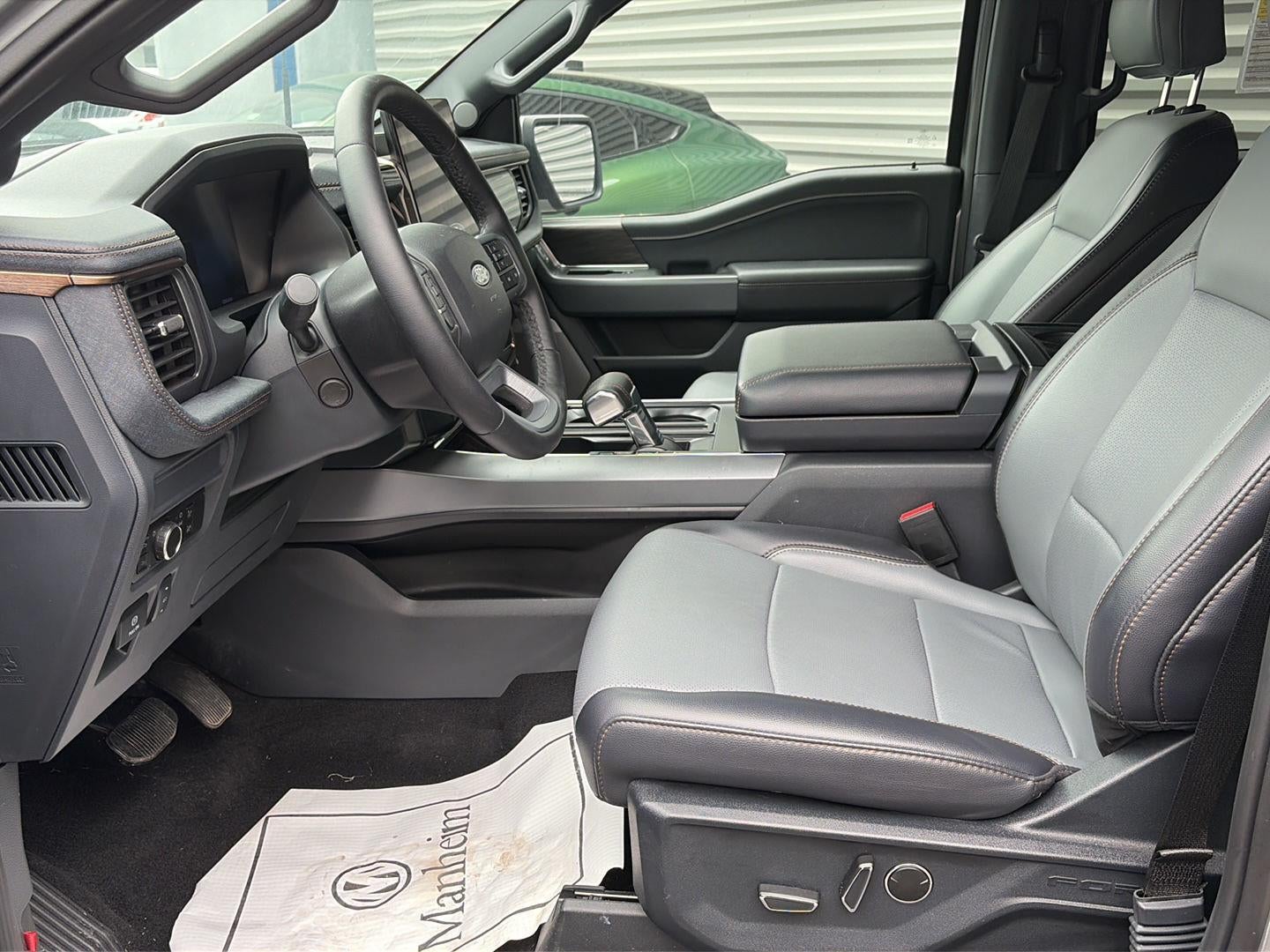 2025 Ford F-150 Lightning LARIAT