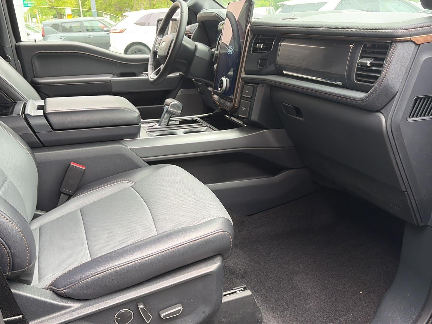 2025 Ford F-150 Lightning LARIAT