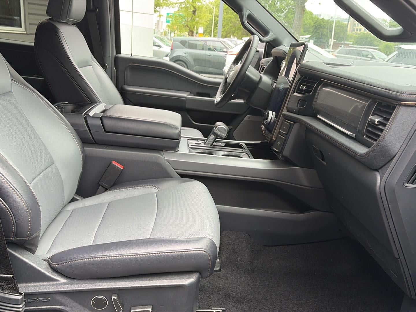 2025 Ford F-150 Lightning LARIAT