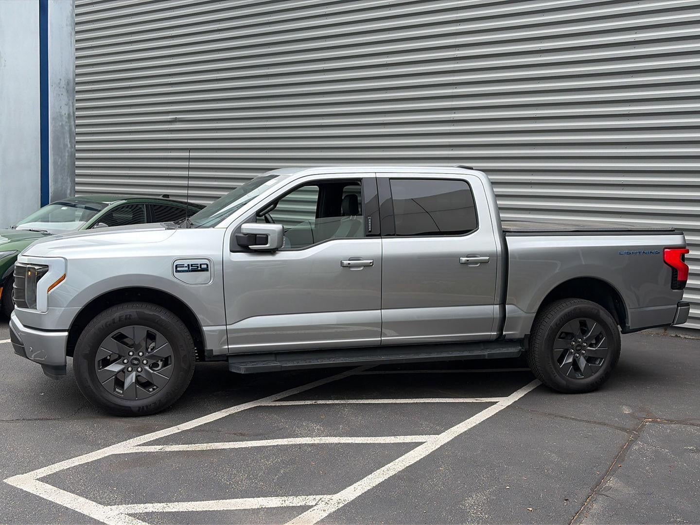 2025 Ford F-150 Lightning LARIAT