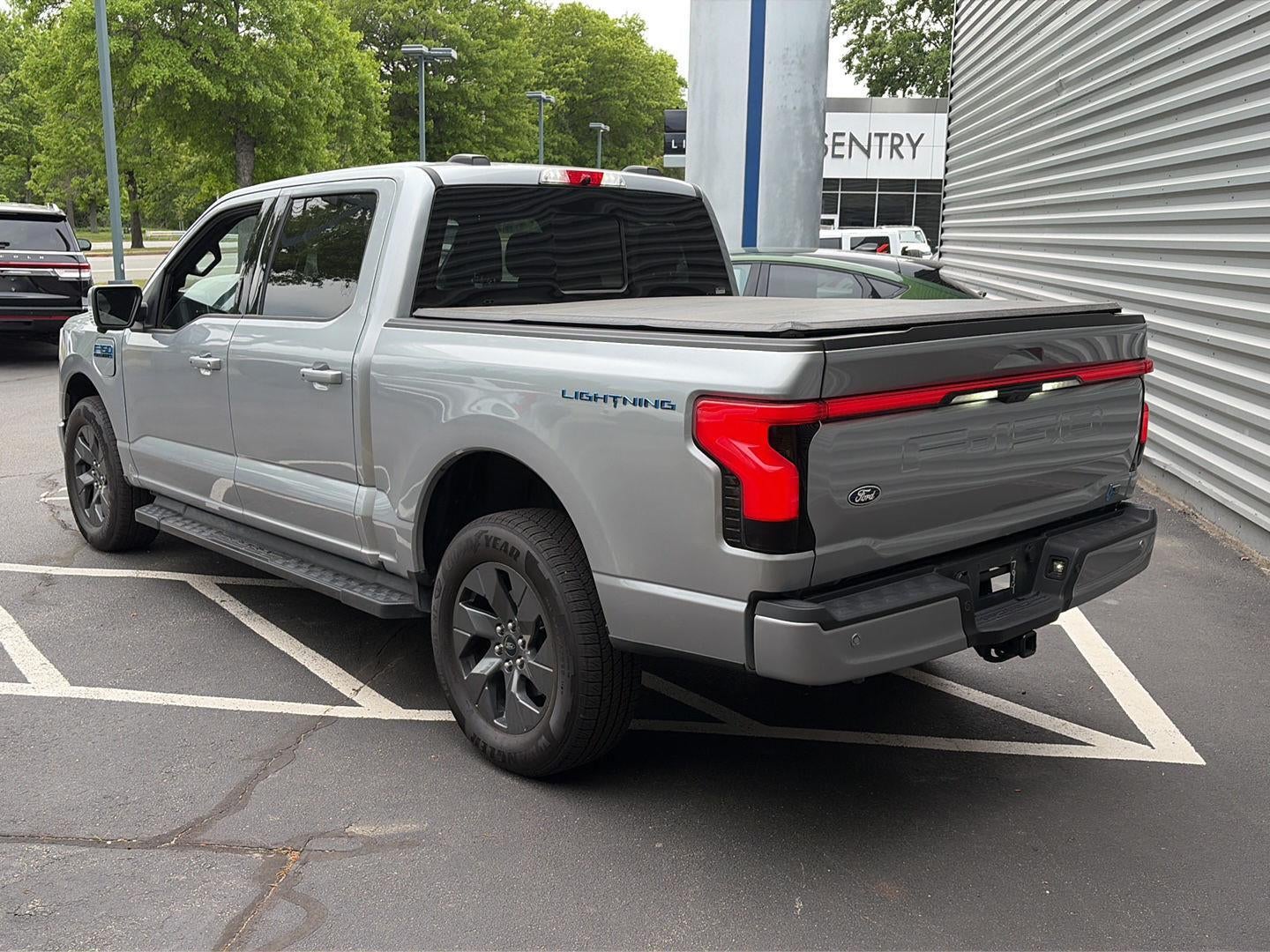 2025 Ford F-150 Lightning LARIAT