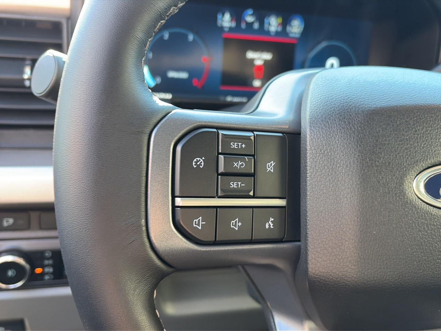 2024 Ford Super Duty F-350 SRW XLT