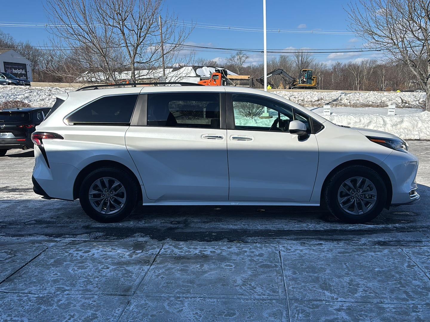 2023 Toyota Sienna XLE