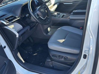 2023 Toyota Sienna XLE