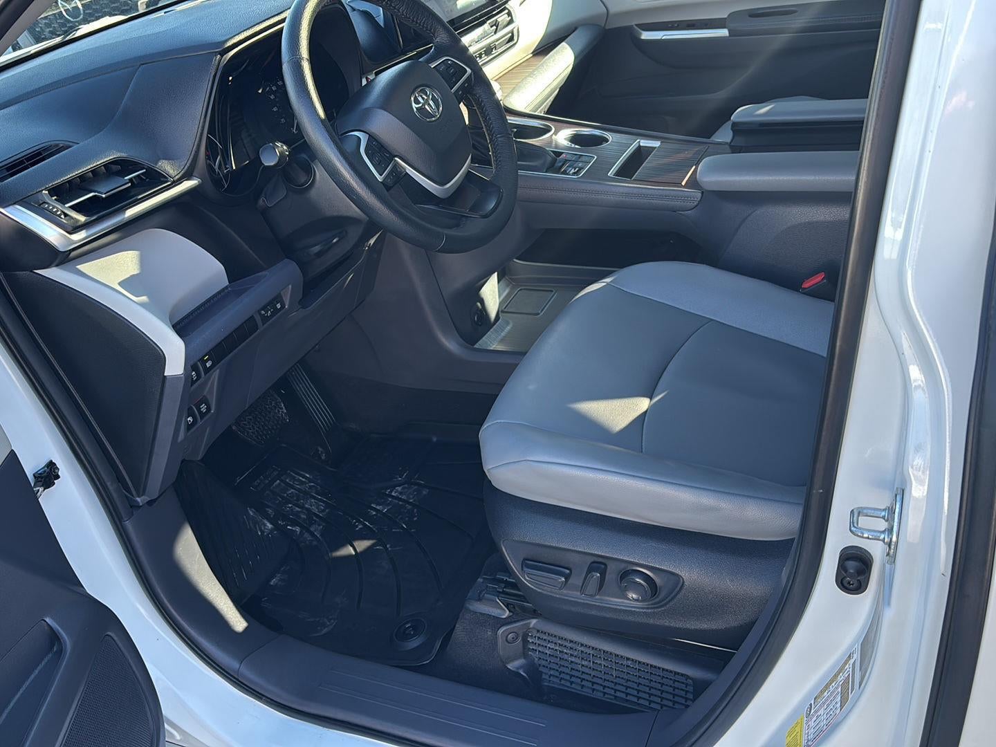 2023 Toyota Sienna XLE